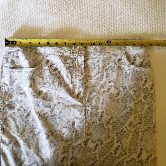 Chico's Snakeskin Print Straight Short Casual Skirt Women's Sz 1.5 - Picture 6 of 7